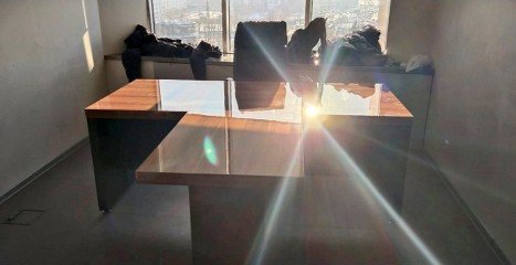 Стол в кабинет с приставкой для переговоров