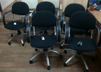 Офисные кресла на колёсиках