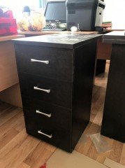 Офисная тумба с выдвижными ящиками